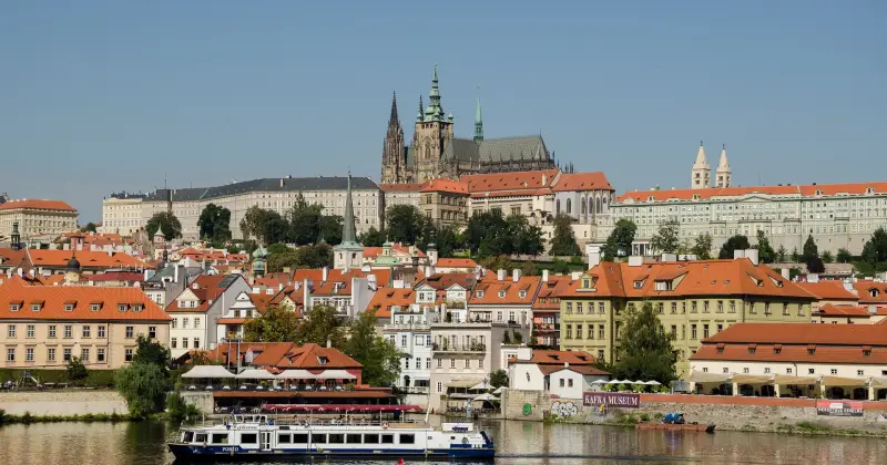 Reis på en billig ferie til Tsjekkia