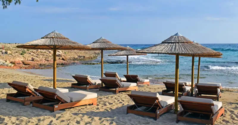 Restplasser Ayia Napa. Reis på en billig ferie til Ayia Napa.