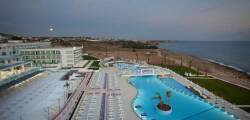 King Evelthon Beach Hotel and Resort 5579096707