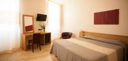 Hotel Italia 4048454025