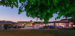 Zoes Hotel 11741047770