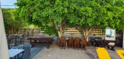 Albatross Studios and Apartments 11812587659