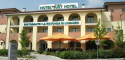 Just Hotel Lomazzo 4048576315