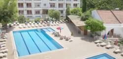 Rose Gardens Holiday Village 5984585160