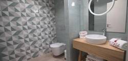 Almada Wine House 11924547335