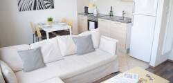Corvin Center Suites 7409998082