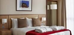 Clayton Crown Hotel London 4300672423