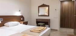 Livas Hotel Apartments 10674764313