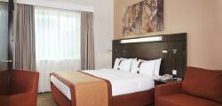 Holiday Inn Express Dubai Safa Park 3860966063