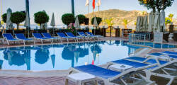 Parador Beach Hotel 9420668710