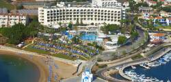 The Golden Coast Beach Hotel 9496970415