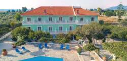Evelin Hotel & Studios 7715743743