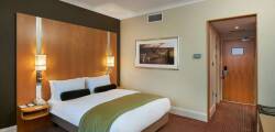 Crowne Plaza London Ealing 3909785853