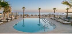 Iperion Beach Hotel 3685511171