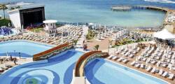 Azura Deluxe Resort 8053799758