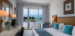 Mediterranean Beach Hotel 3787892776