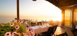Aragosta Hotel & Restaurant 2362117016