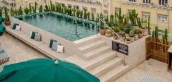 Browns Avenue Hotel 12596244844