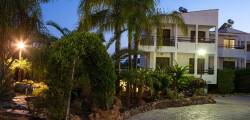 Coliseum Studios & Apartments 11337416755