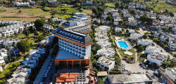 Throne Beach Resort & Spa 4295613340