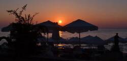 Neptun Hotel 7336112210