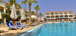 Ivy Cyrene Island Resort 2067189035
