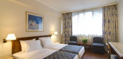 Titania Hotel 3860926112