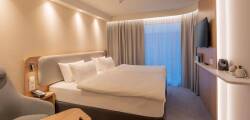 Holiday Inn Express Potsdam 12007053544