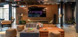 MOXY London Heathrow Airport 5703510781