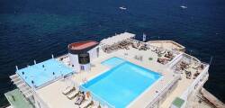 Gillieru Harbour Hotel 3572999728