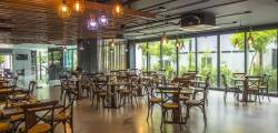 Unique Regency Hotel 12668477331