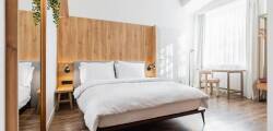 Forty + One Hotel 11366782334