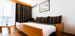 Hotel Wellington 2129675398