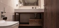 Ray Hotel 11153459755