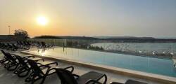 Viu57 Hotel 7768708821