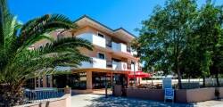 Hotel Laguna 7409183618