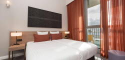 Adina Berlin Checkpoint Charlie 11419367410