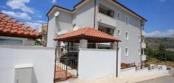 Villa Erna Apartments 9433831186