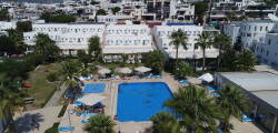 Nagi Beach Hotel 11773108529