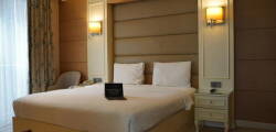 Le Mirage 12554788690